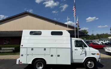 Chevrolet-g30-van-reading-service-body-1995