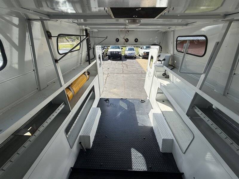 Chevrolet-g30-van-reading-service-body-1995-6