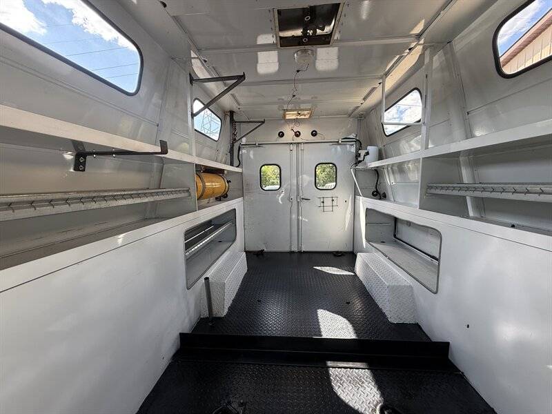 Chevrolet-g30-van-reading-service-body-1995-7