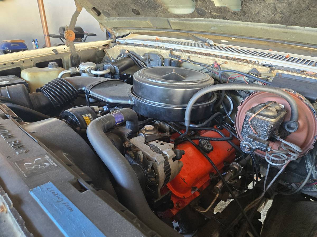 Chevrolet-gmc-suburban-1989
