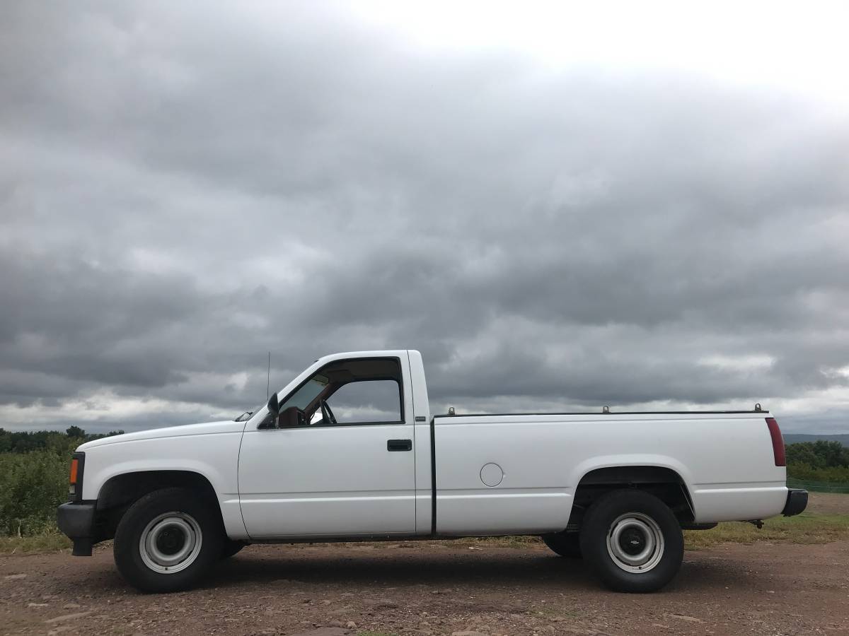 Chevrolet-gmt-400-12-8-bed-1-owner-50k-1990-white-1