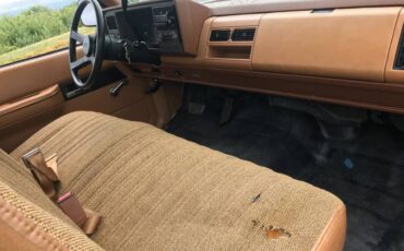 Chevrolet-gmt-400-12-8-bed-1-owner-50k-1990-white-17