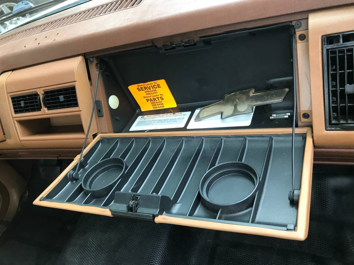 Chevrolet-gmt-400-12-8-bed-1-owner-50k-1990-white-19