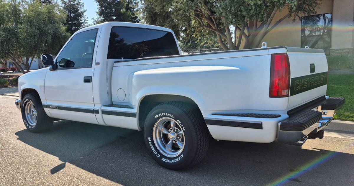 Chevrolet-gmt-400-12-ton-nominal-1990-white-10