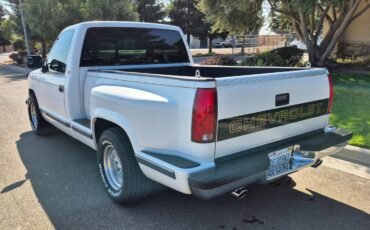 Chevrolet-gmt-400-12-ton-nominal-1990-white-12