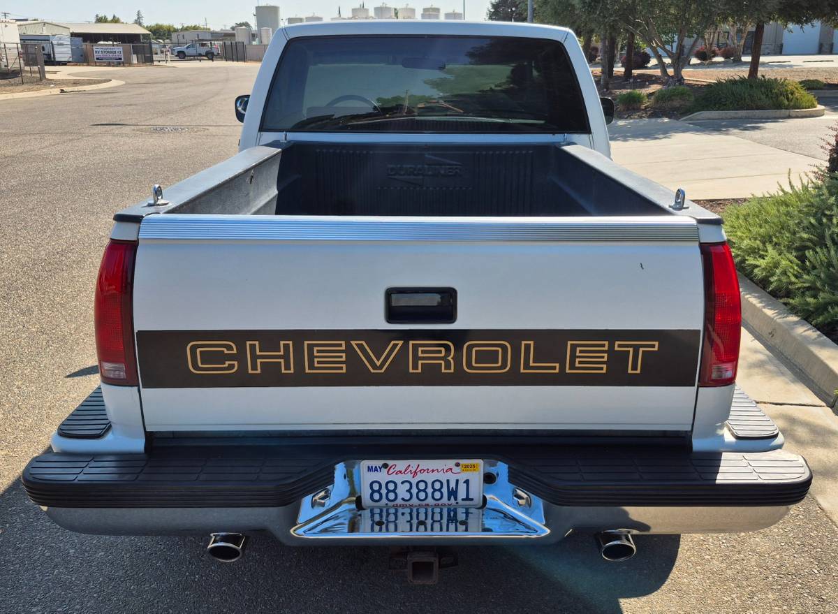 Chevrolet-gmt-400-12-ton-nominal-1990-white-13