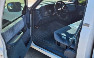 Chevrolet-gmt-400-12-ton-nominal-1990-white-14