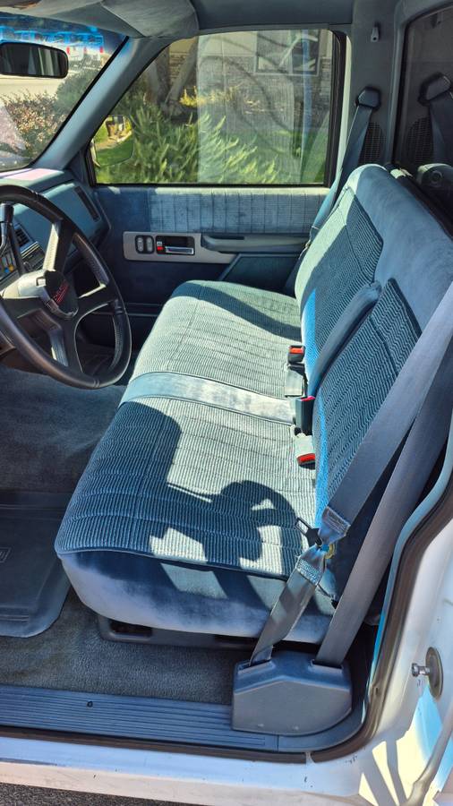 Chevrolet-gmt-400-12-ton-nominal-1990-white-16