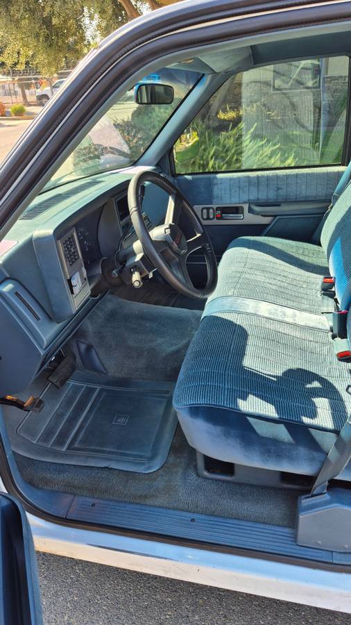 Chevrolet-gmt-400-12-ton-nominal-1990-white-17