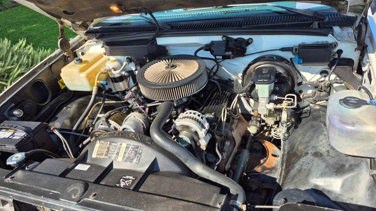 Chevrolet-gmt-400-12-ton-nominal-1990-white-6