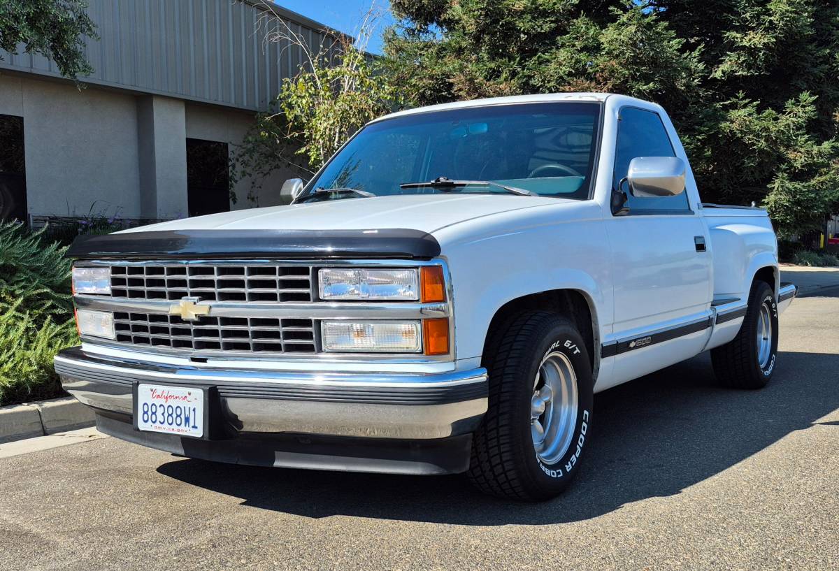Chevrolet-gmt-400-12-ton-nominal-1990-white
