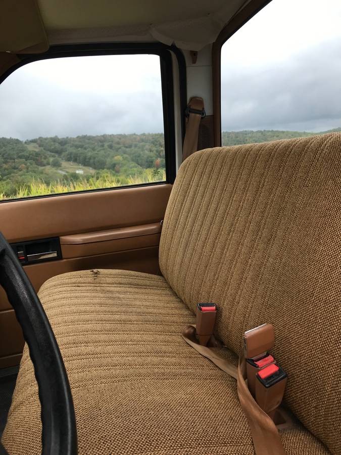 Chevrolet-gmt-400-12-w8-bed-50k-1-owner-1990-white-21
