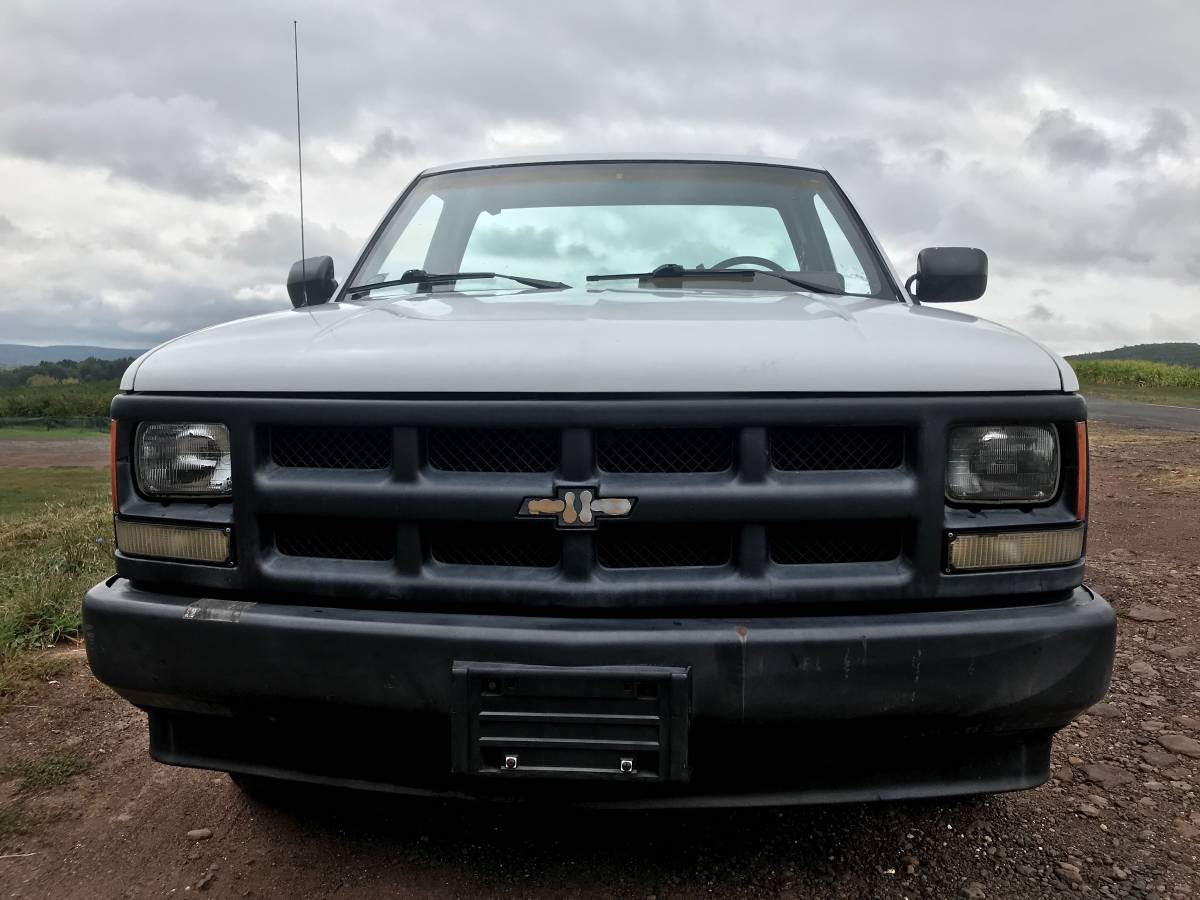 Chevrolet-gmt-400-12-w8-bed-50k-1-owner-1990-white-4