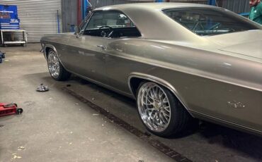 Chevrolet-impala-1965-grey-16