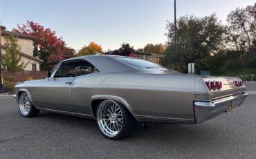 Chevrolet-impala-1965-grey-2