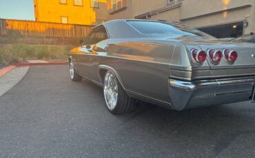 Chevrolet-impala-1965-grey-4