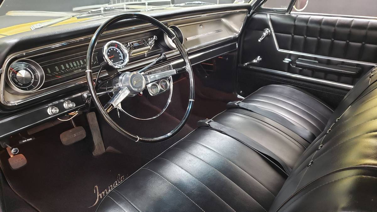 Chevrolet-impala-1965-grey-7