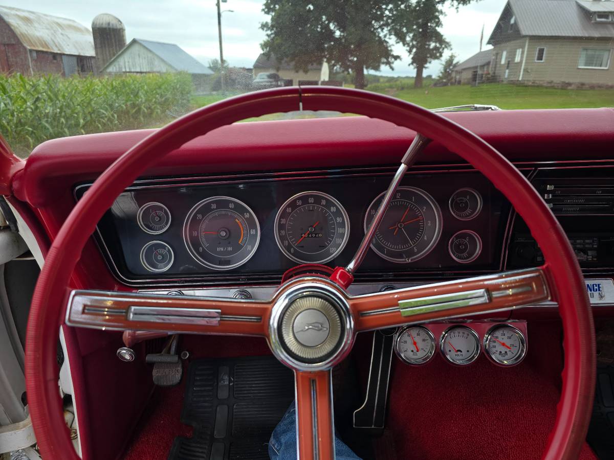 Chevrolet-impala-1967-white-4
