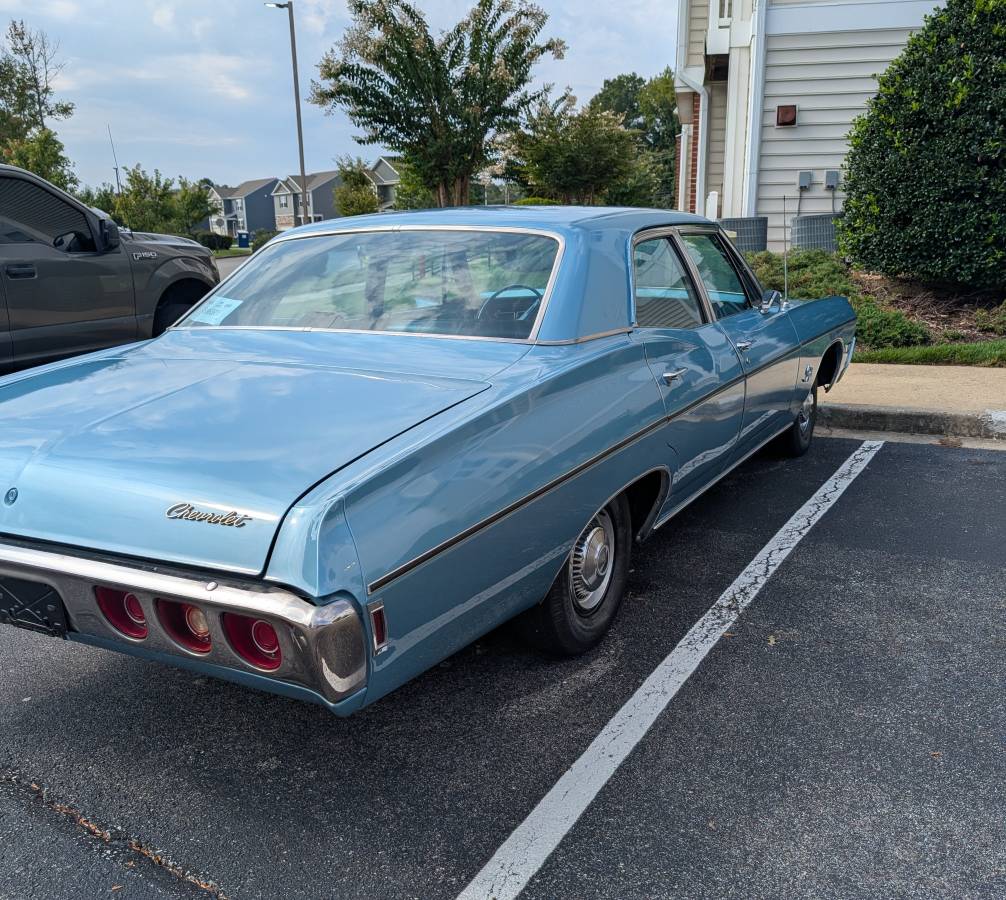Chevrolet-impala-1968-blue-4