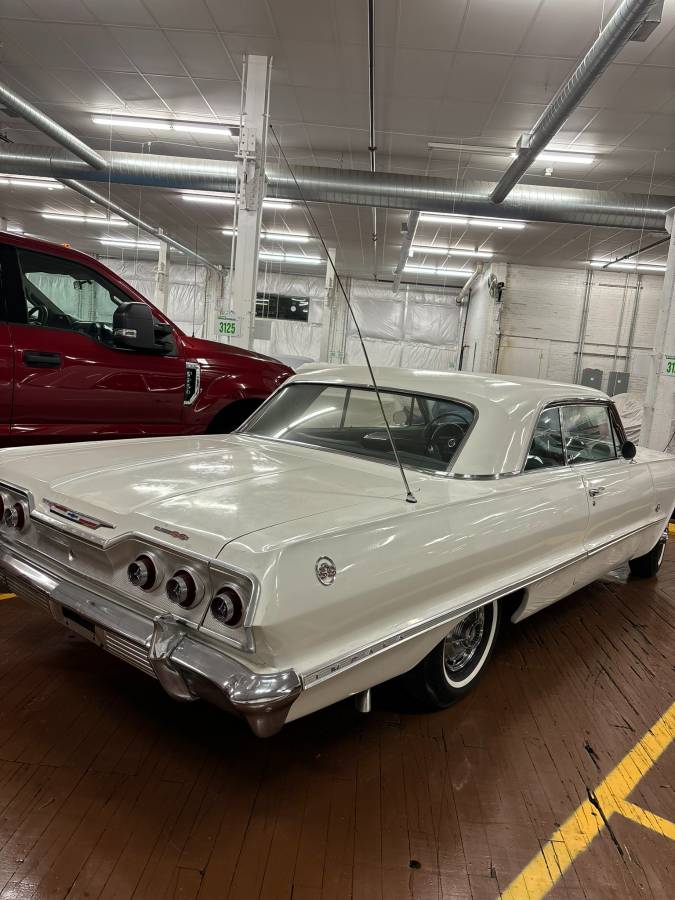 Chevrolet-impala-ss-1963-white-12