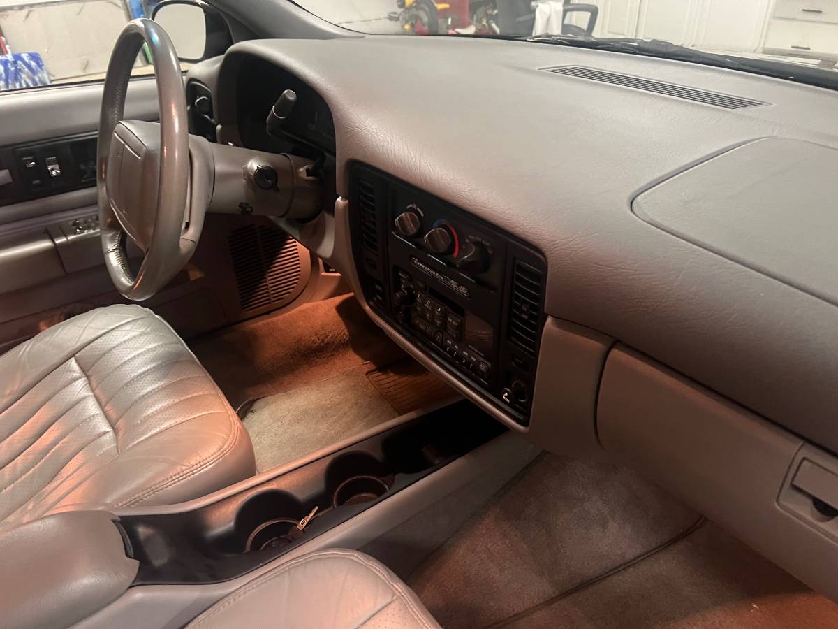 Chevrolet-impala-ss-1995-purple-11