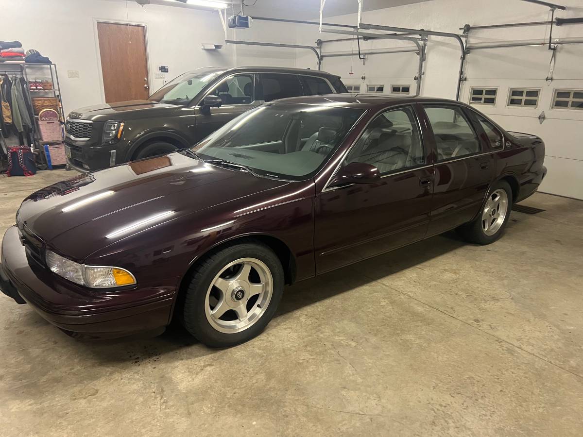 Chevrolet-impala-ss-1995-purple-2
