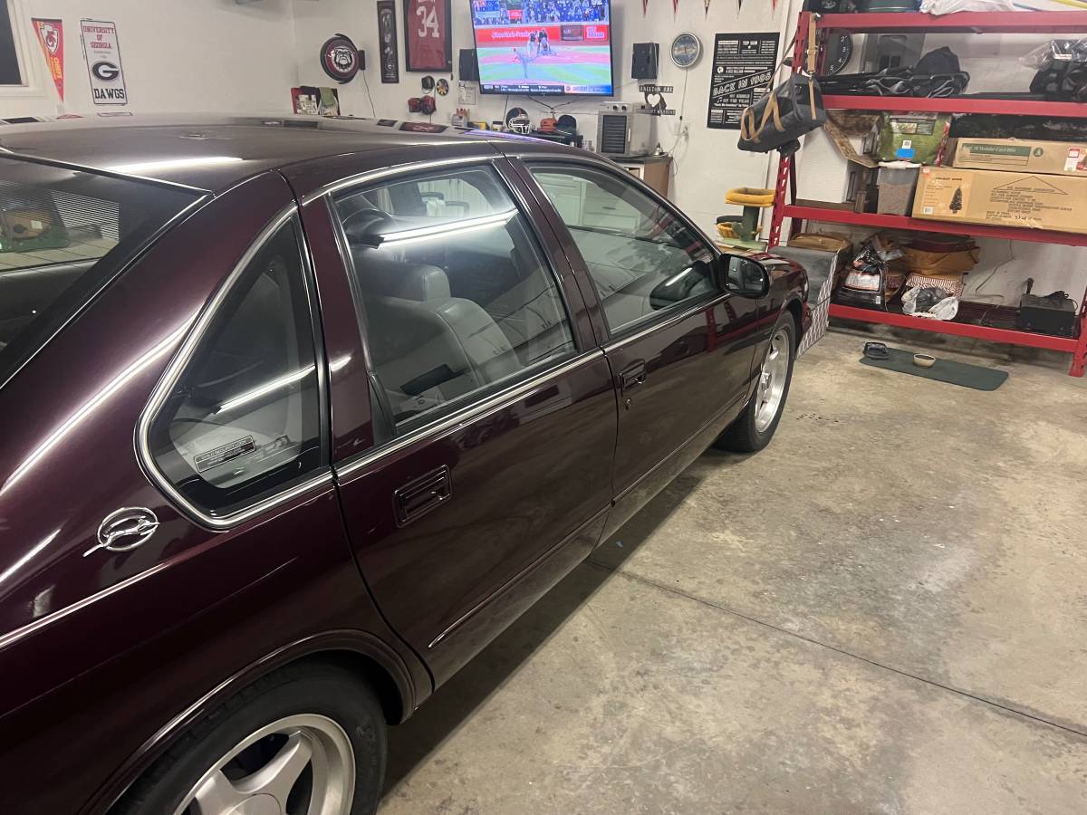 Chevrolet-impala-ss-1995-purple-3