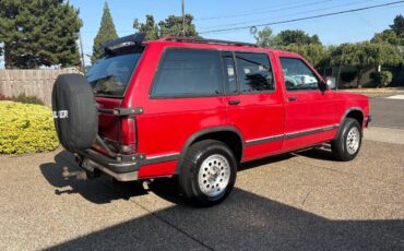 Chevrolet-jimmy-s-10-blazer-1991-red-2