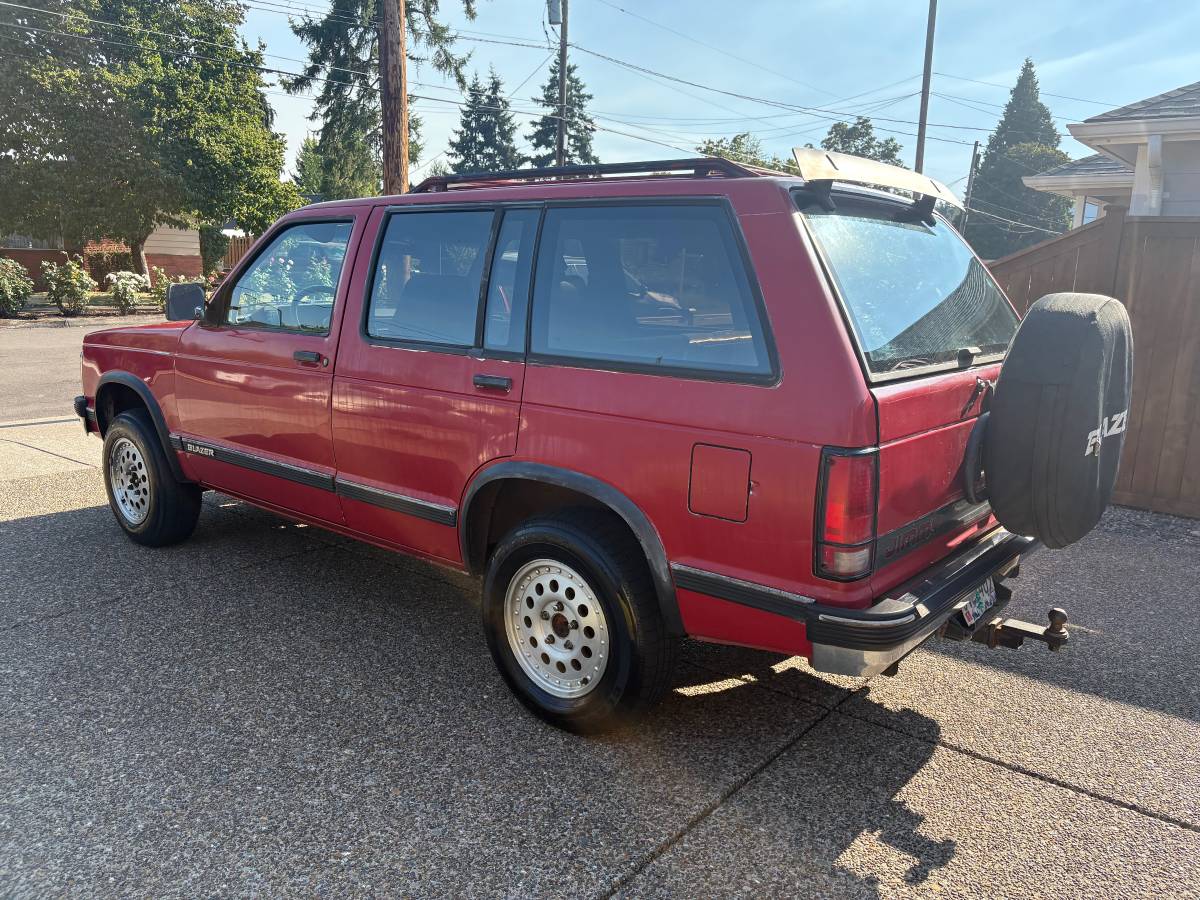 Chevrolet-jimmy-s-10-blazer-1991-red-3
