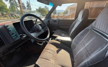 Chevrolet-jimmy-s-10-blazer-1991-red-4