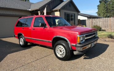 Chevrolet-jimmy-s-10-blazer-1991-red