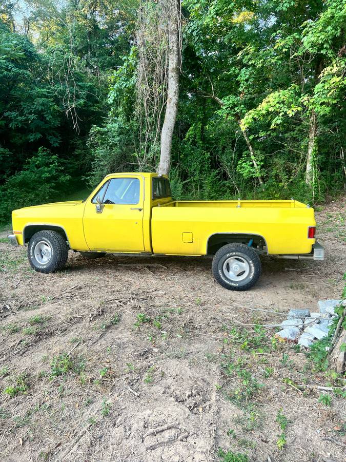 Chevrolet-k10-1986-yellow-1