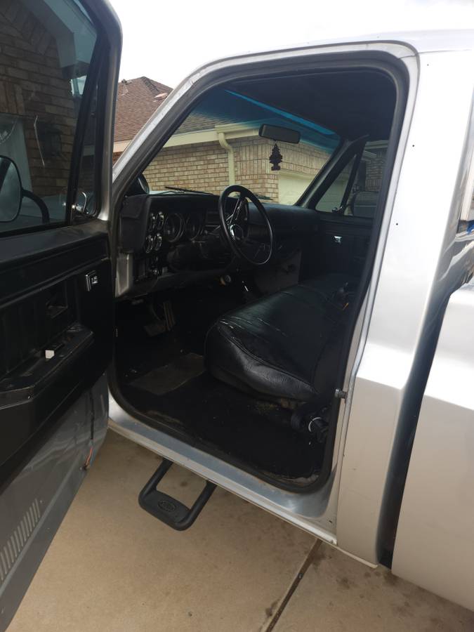 Chevrolet-k10-silverado-1983-silver-1