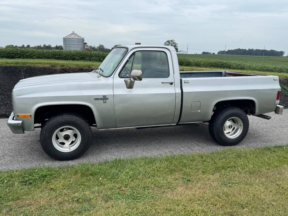 Chevrolet-k10-silverado-1986-3