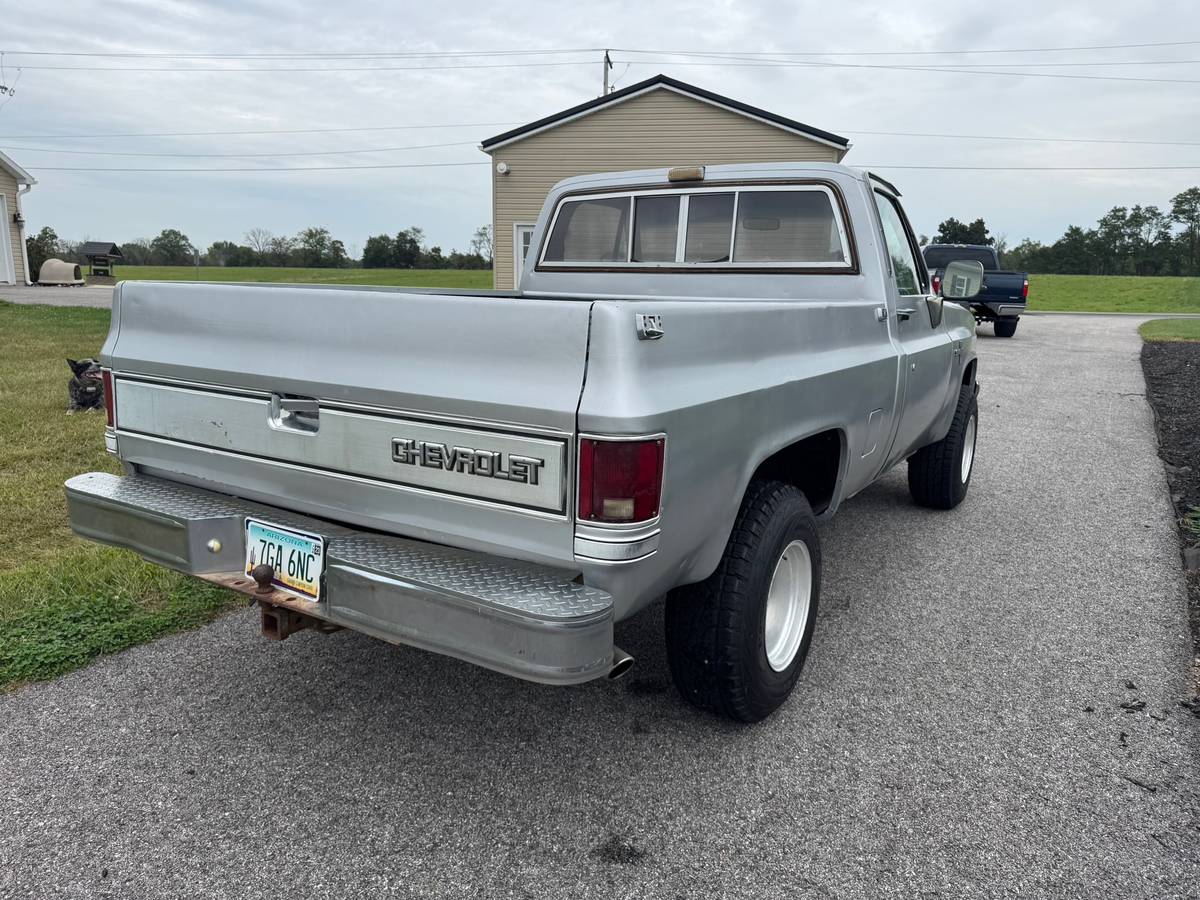Chevrolet-k10-silverado-1986-7