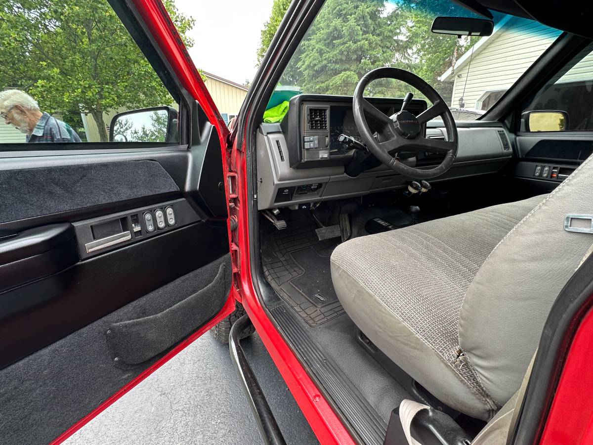 Chevrolet-k1500-regular-cab-short-bed-1992-red-5