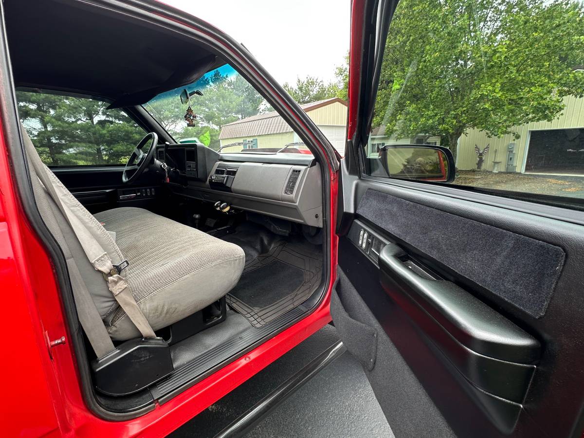 Chevrolet-k1500-regular-cab-short-bed-1992-red-6