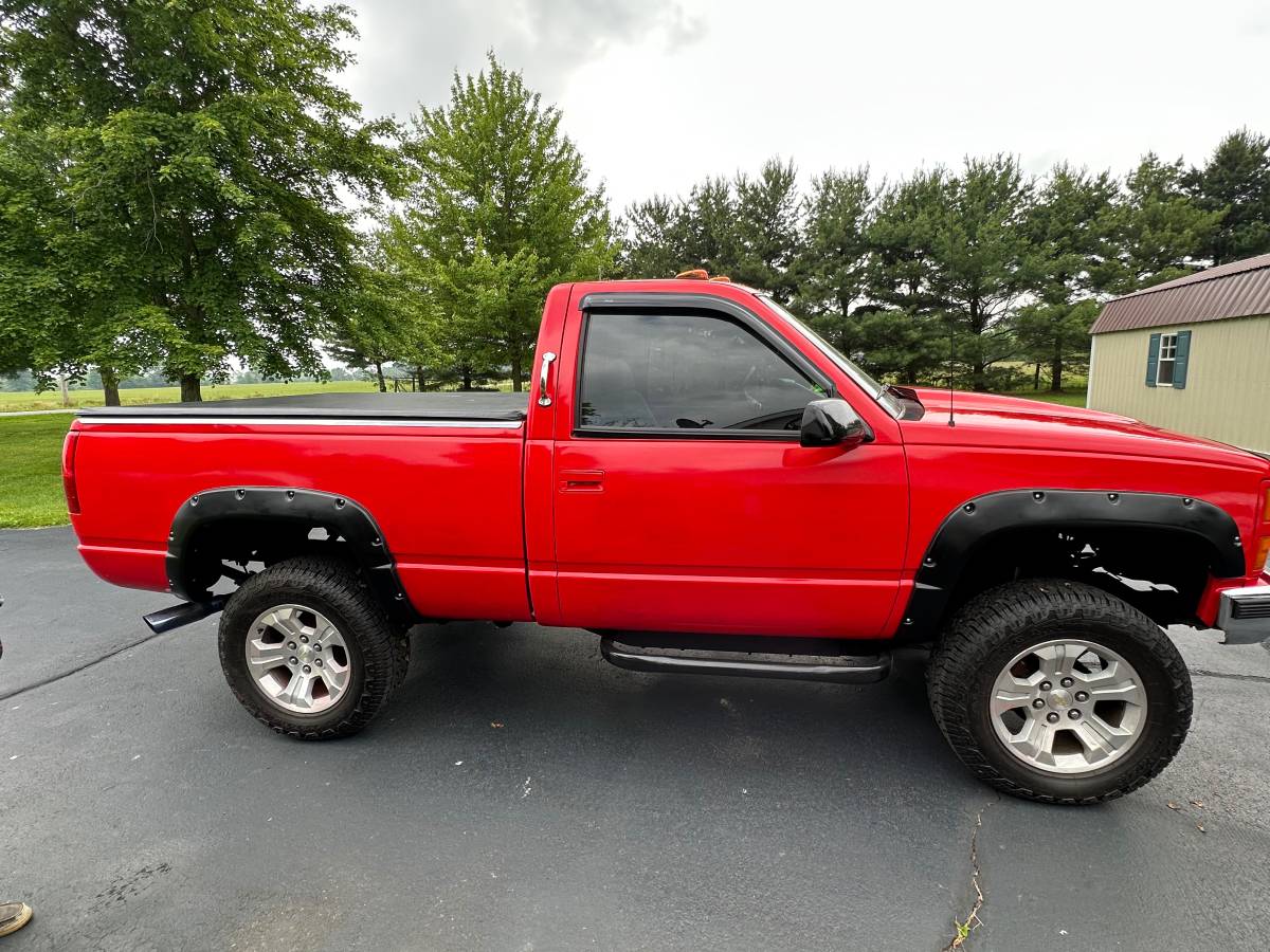 Chevrolet-k1500-regular-cab-short-bed-1992-red-9