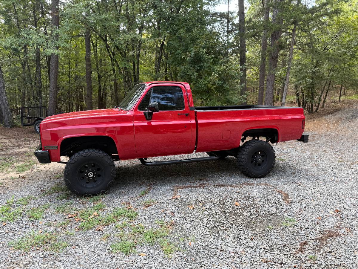 Chevrolet-k20-1986-red-1