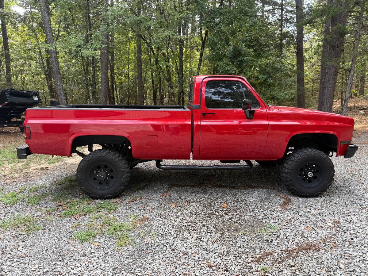 Chevrolet-k20-1986-red-2