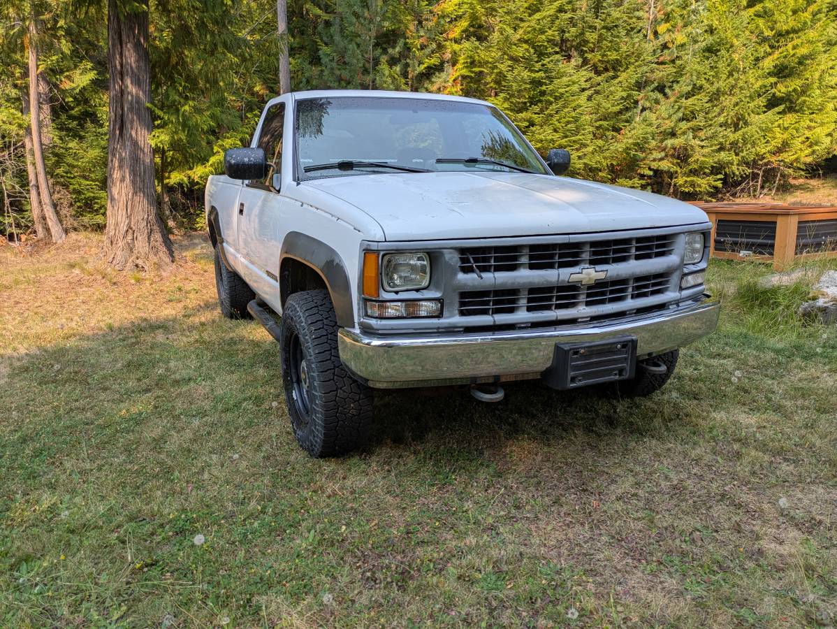 Chevrolet-k2500-1994-white-2