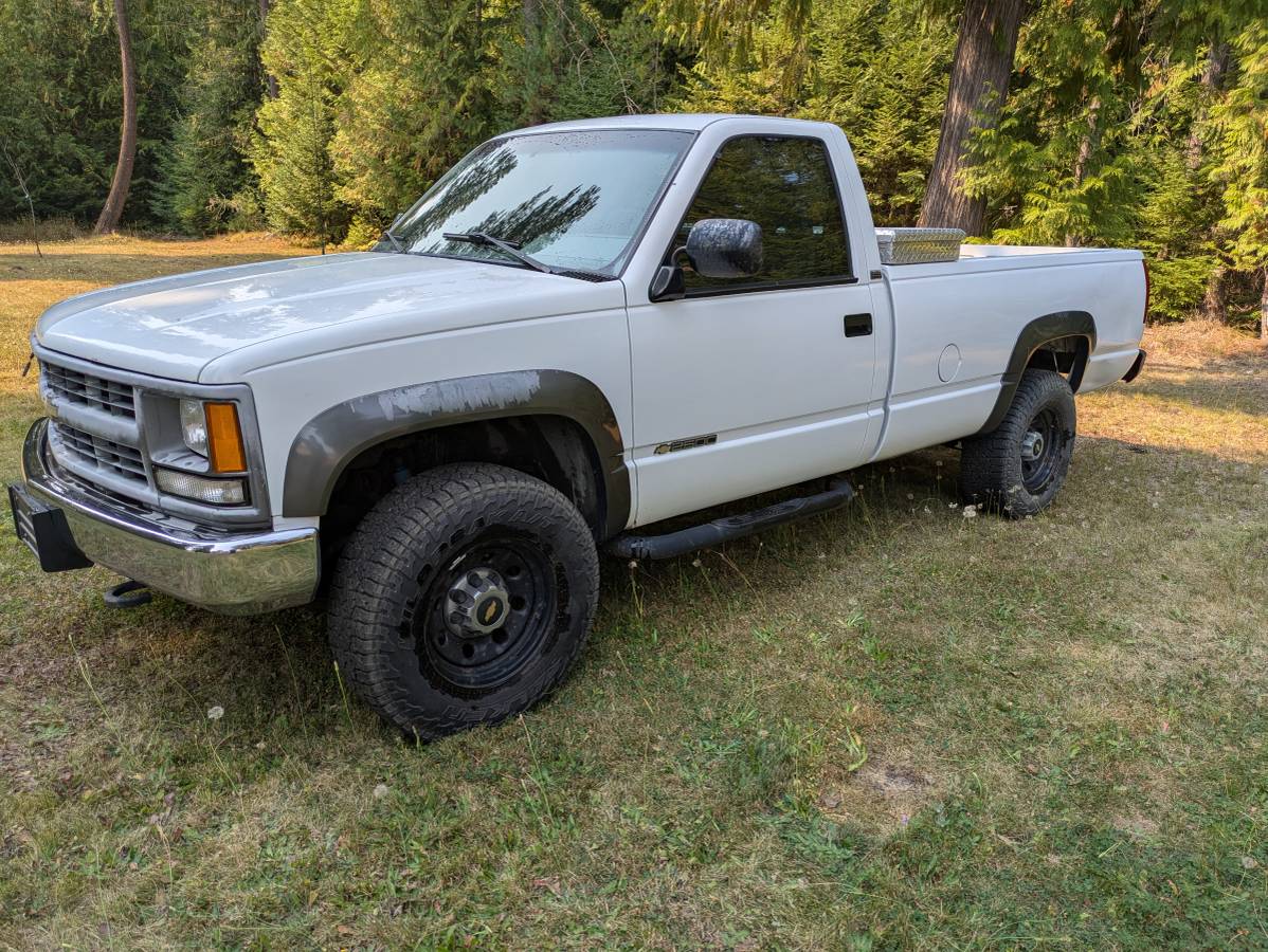 Chevrolet-k2500-1994-white-3
