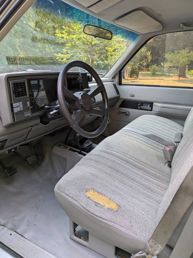 Chevrolet-k2500-1994-white-4