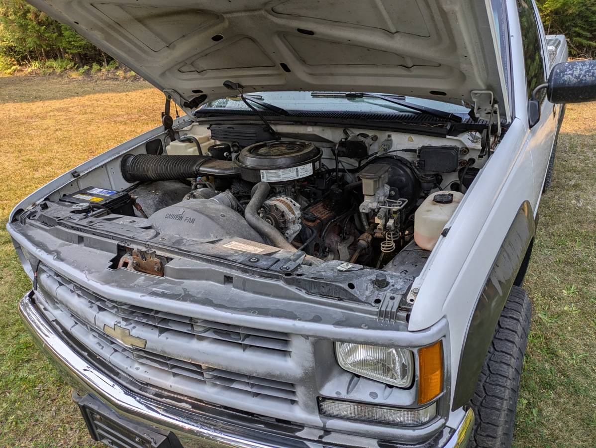 Chevrolet-k2500-1994-white-7