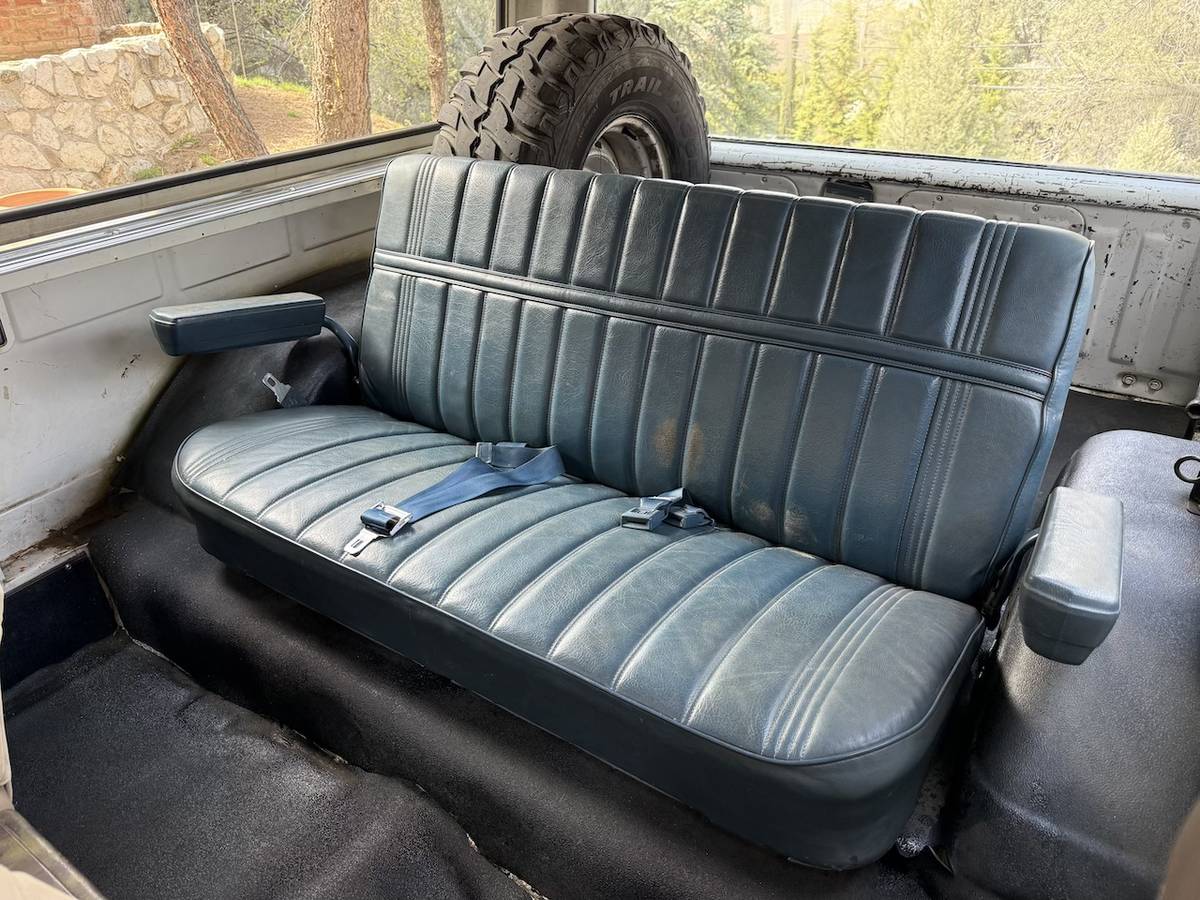Chevrolet-k5-blazer-1984-white-12