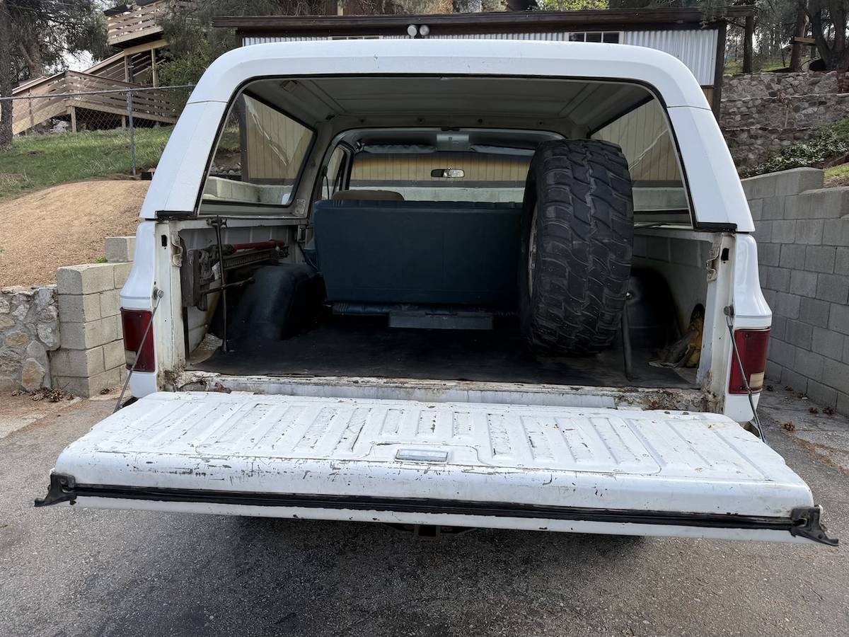 Chevrolet-k5-blazer-1984-white-21