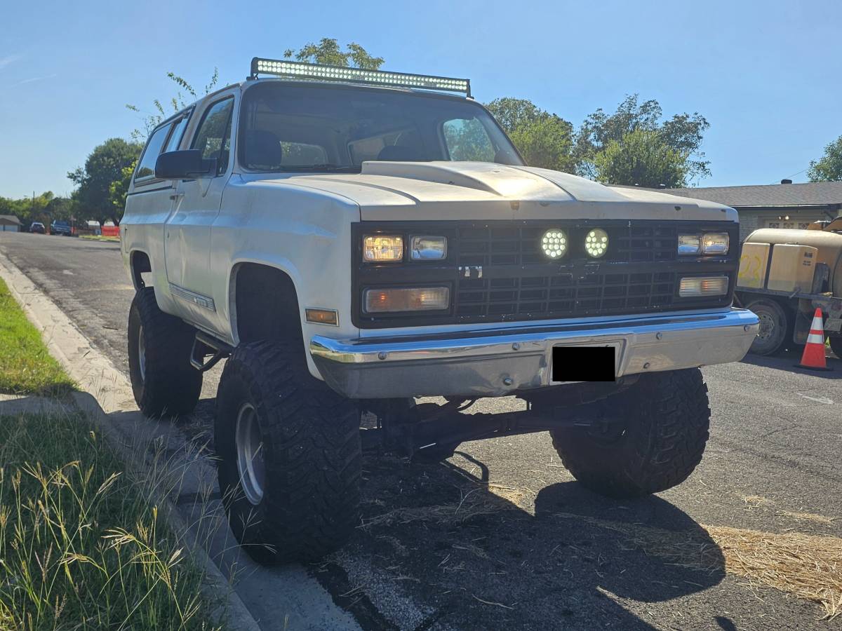 Chevrolet-k5-blazer-1991-white-1