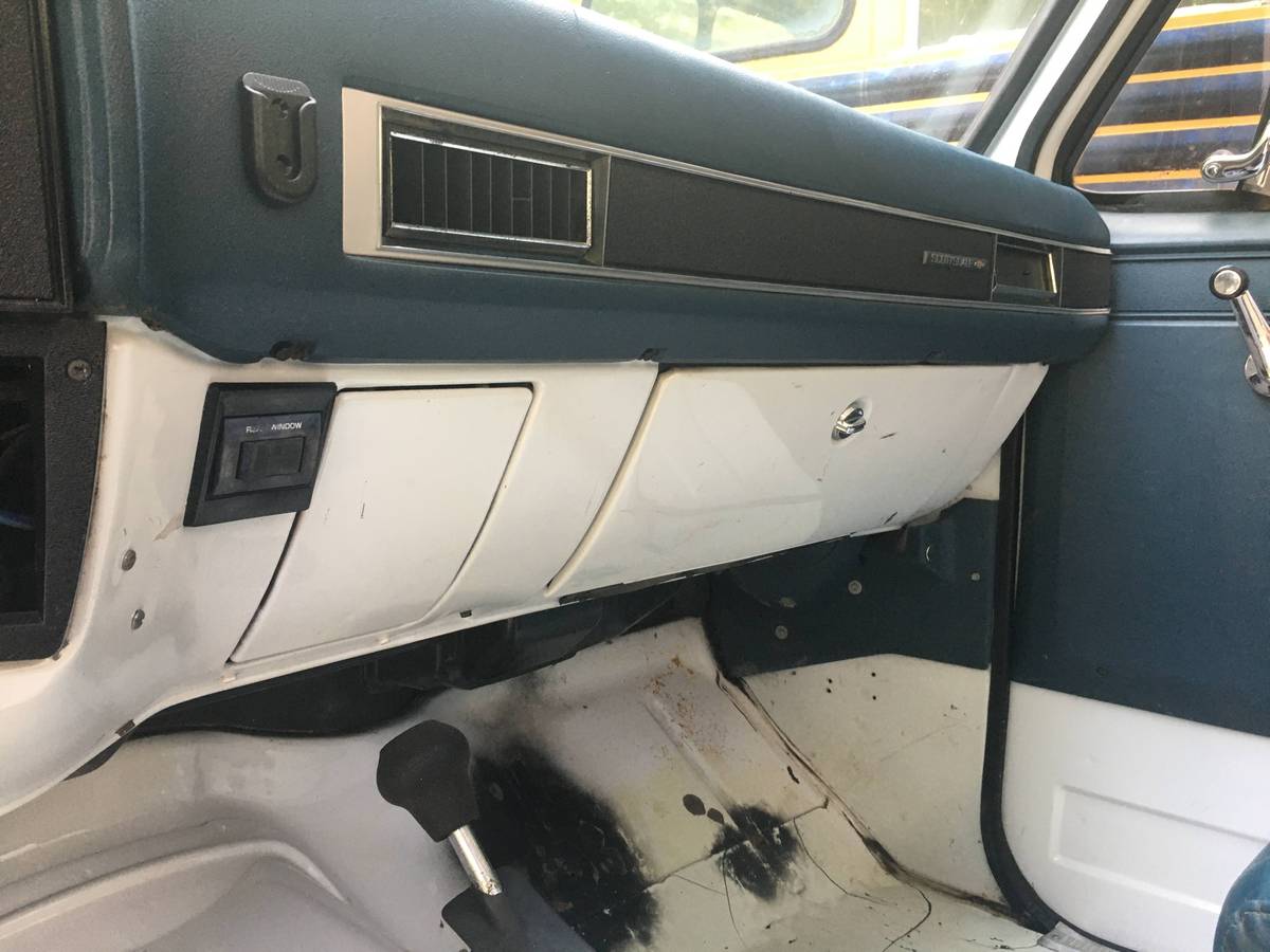 Chevrolet-k5-blazer-1991-white-15