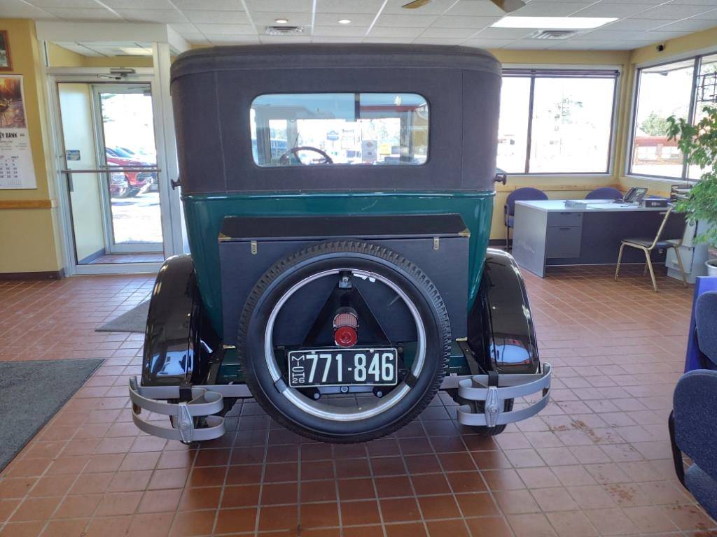 Chevrolet-landau-1926-green-4