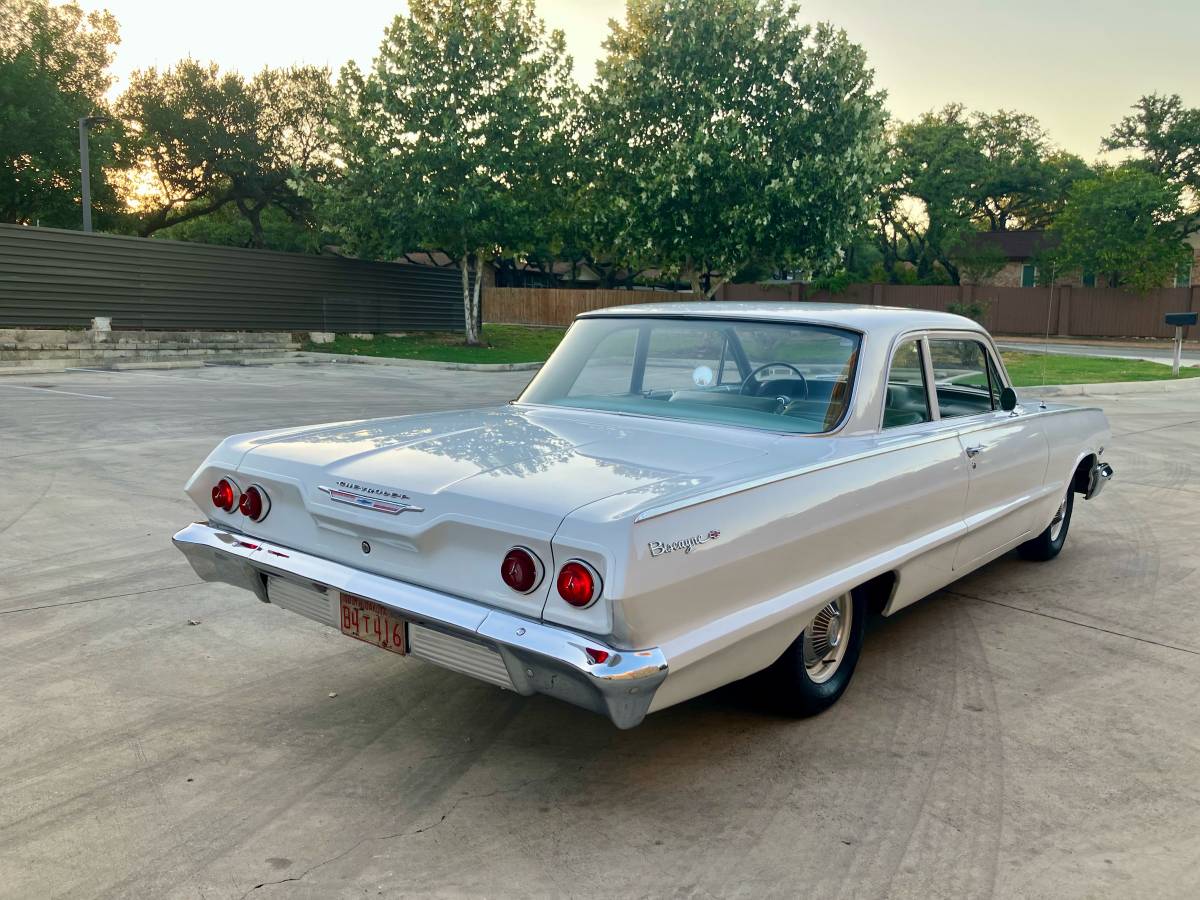 Chevrolet-malibu-1963-white-1